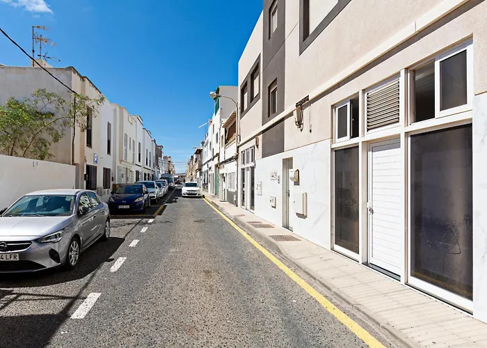 Modern House - Renovated & Cozy Apartamento