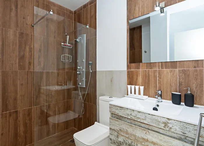 Modern House - Renovated & Cozy Apartamento *