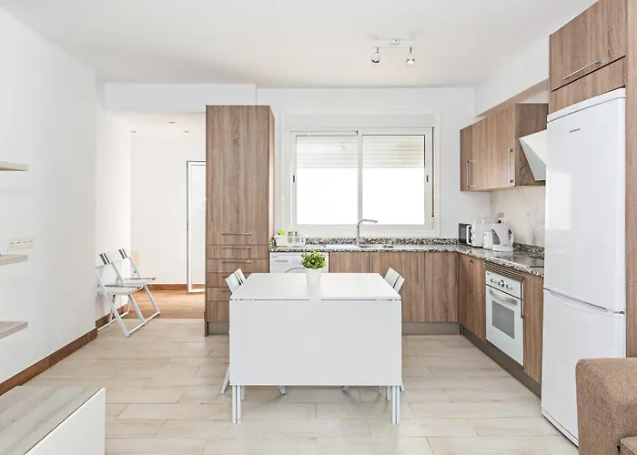 Apartamento Modern House - Renovated & Cozy *