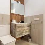 Modern House - Renovated & Cozy Apartmán *