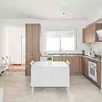 Apartmán Modern House - Renovated & Cozy *